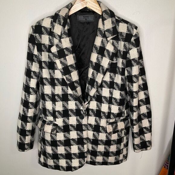 BlankNYC Oversized Houdstooth Print Blazer - Picture 2 of 7